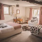 La Maison Periot Bed and breakfast