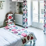 La Maison Periot Bed and breakfast