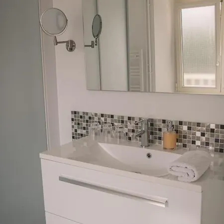 La Maison Periot 4* Trevieres