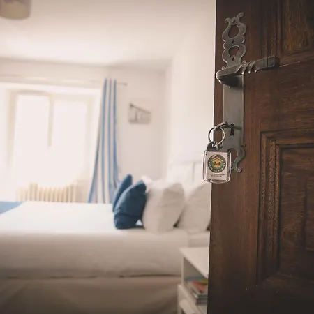 La Maison Periot Bed and breakfast