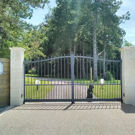 La Maison Periot Bed & Breakfast 3*