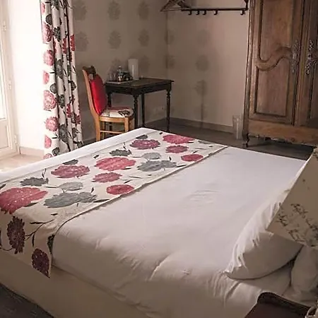 La Maison Periot Bed and Breakfast Trevieres