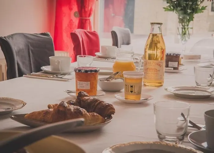 Bed & Breakfast La Maison Periot 3*