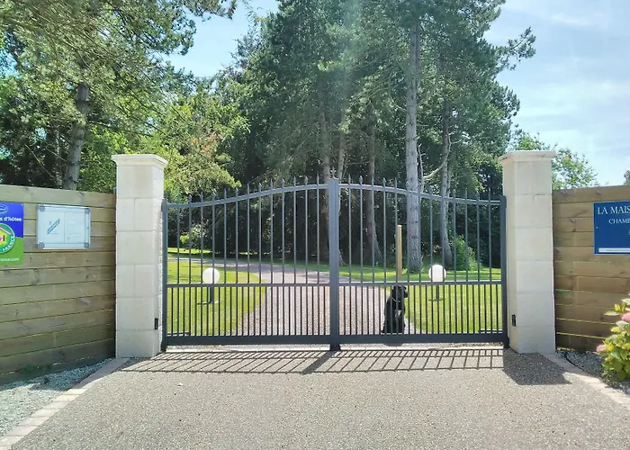 La Maison Periot Bed & Breakfast 3*